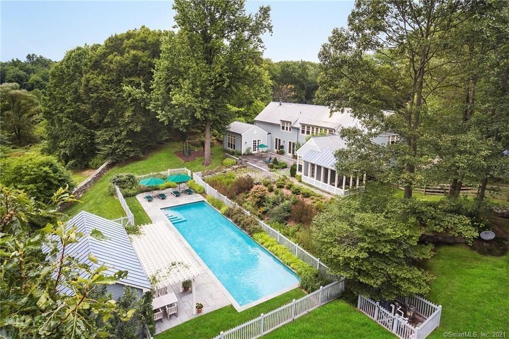 #44. 25 Cowdray Park Dr, Greenwich